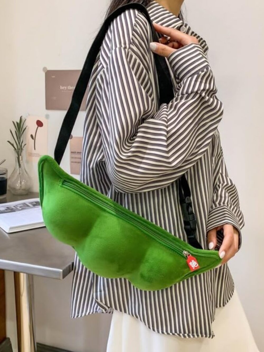 1Pcs Cute Pea Shaped Funny Pack Plush Chest Purse with‎ Cartoon Design